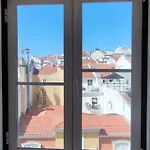 Private Bedrooms In A Shared House Without An Elevator In Bairro Alto 民宿 *