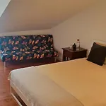 ホームステイ Private Bedrooms In A Shared House Without An Elevator In Bairro Alto リスボン