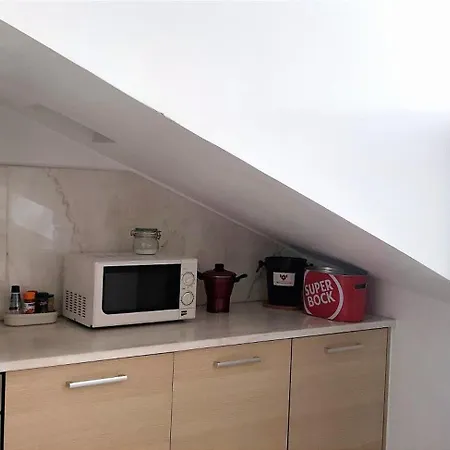 Bedrooms In A Shared House In Bairro Alto Praca Camoes Lizbona