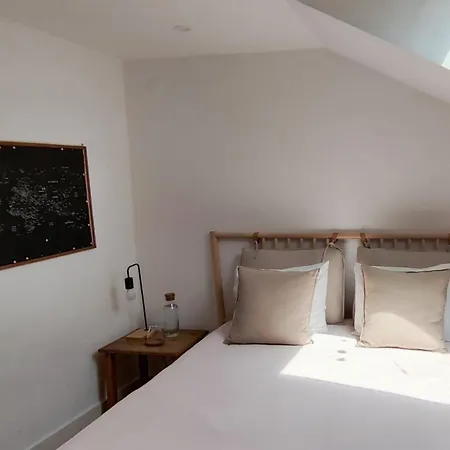 Bedrooms In A Shared House In Bairro Alto Praca Camoes * Lizbona