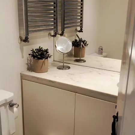 منزل للإقامة Private Bedrooms In A Shared House, No Elevator, In Bairro Alto Lisboa