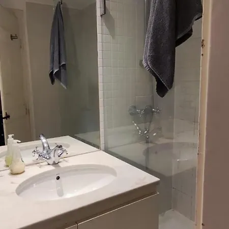 Private Bedrooms In A Shared House, No Elevator, In Bairro Alto * Lisboa