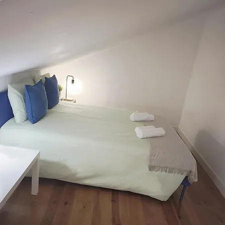 Private Bedrooms In A Shared House, No Elevator, In Bairro Alto منزل للإقامة