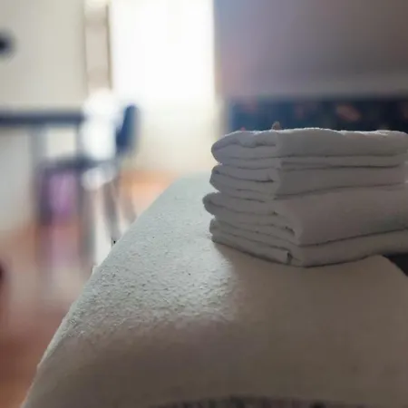 Private Bedrooms In A Shared House, No Elevator, In Bairro Alto *