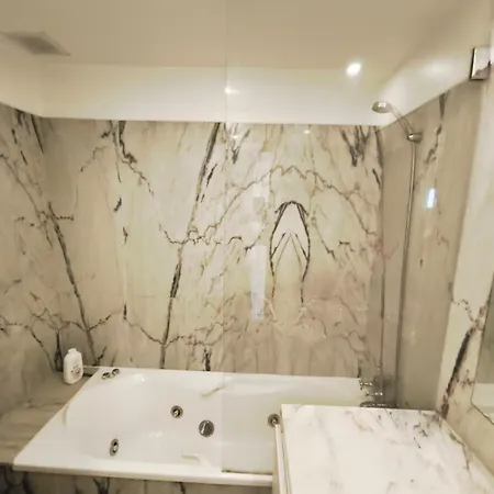 Private Bedrooms In A Shared House, No Elevator, In Bairro Alto منزل للإقامة Lisboa