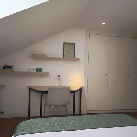 Private Bedrooms In A Shared House, No Elevator, In Bairro Alto منزل للإقامة *