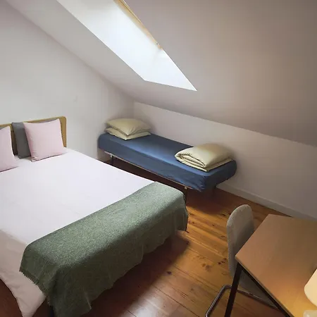 منزل للإقامة Private Bedrooms In A Shared House, No Elevator, In Bairro Alto *
