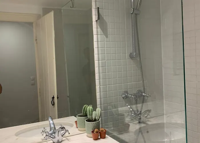 منزل للإقامة Bedrooms In A Shared House In Bairro Alto Praca Camoes *