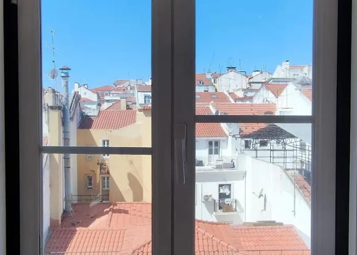 Bedrooms In A Shared House In Bairro Alto Praca Camoes منزل للإقامة *