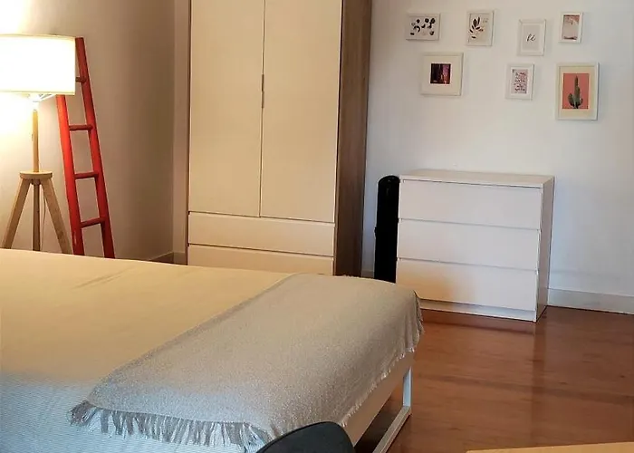 منزل للإقامة Bedrooms In A Shared House In Bairro Alto Praca Camoes Lisboa