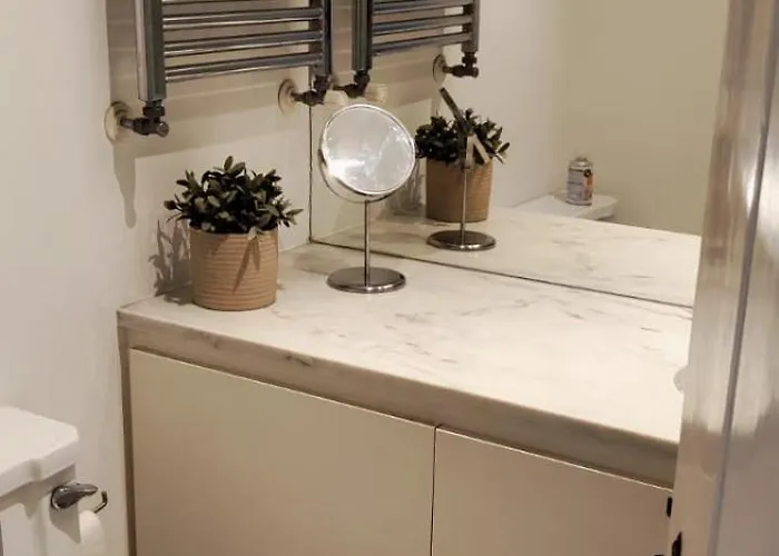 Bedrooms In A Shared House In Bairro Alto Praca Camoes * Lisboa