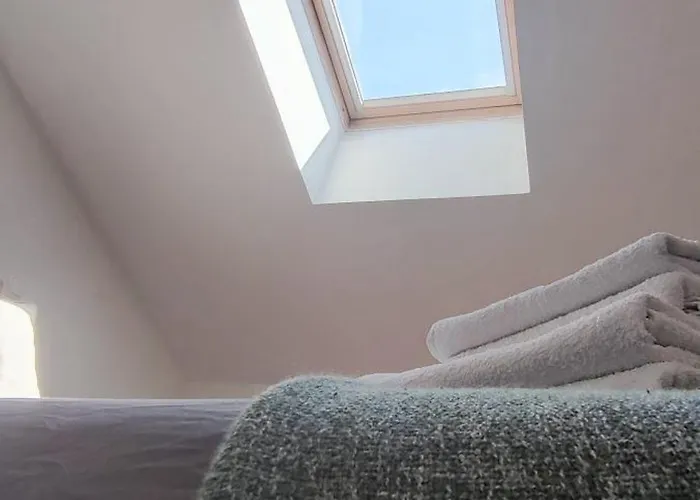 منزل للإقامة Bedrooms In A Shared House In Bairro Alto Praca Camoes Lisboa