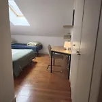 Private Bedrooms In A Shared House Without An Elevator In Bairro Alto Лісабон